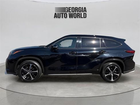 Used 2021 Toyota Highlander XSE FWD image 8