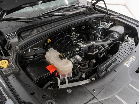 Used 2024 Jeep Grand Cherokee L Laredo AWD/4WD image 4