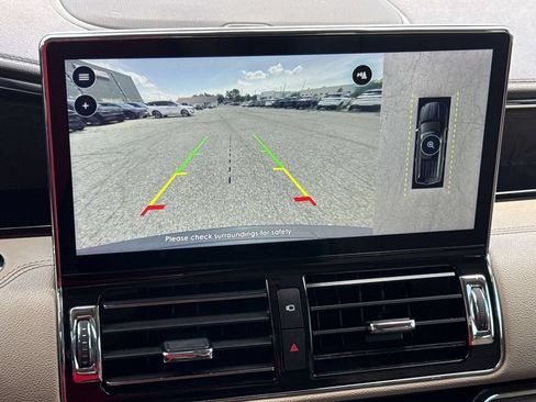 Certified 2022 Lincoln Navigator Reserve AWD/4WD image 26