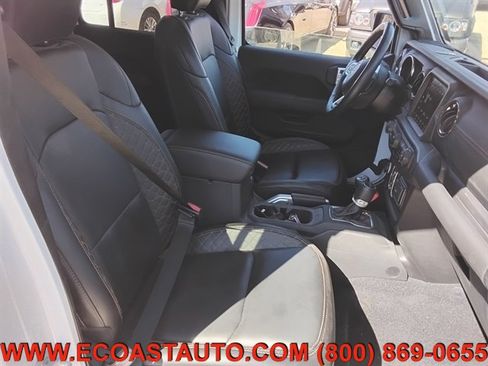 Used 2021 Jeep Gladiator Overland image 13