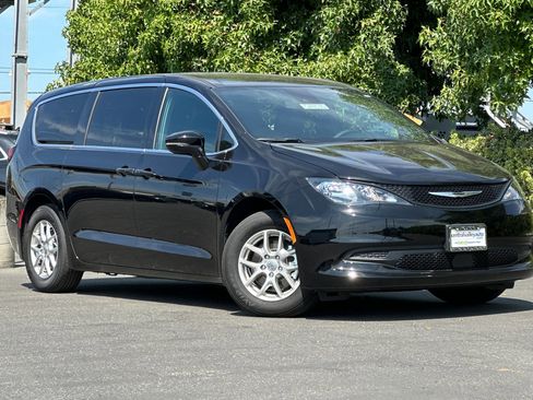 New 2025 Chrysler Voyager LX image 2