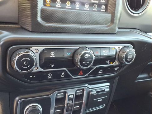 Used 2022 Jeep Wrangler Unlimited Sport AWD/4WD image 6