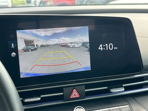Used 2025 Hyundai Elantra SEL FWD image 23