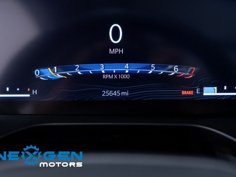 Used 2022 Jeep Grand Cherokee Limited image 9