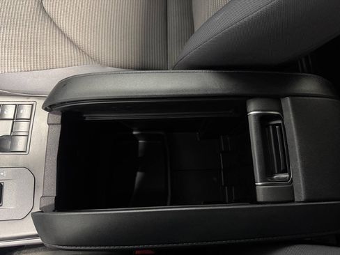 Used 2023 Toyota Highlander LE FWD image 36