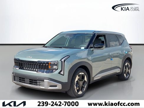 New 2027 Kia Seltos S FWD image 3