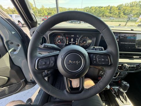 Used 2025 Jeep Wrangler Unlimited Rubicon AWD/4WD image 20