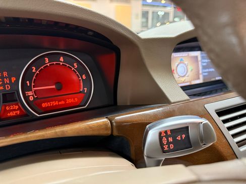 Used 2007 BMW 750Li image 16