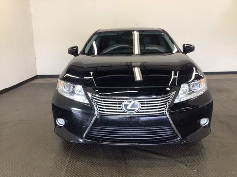 Used 2015 Lexus ES 350 w/ Luxury Package FWD image 2