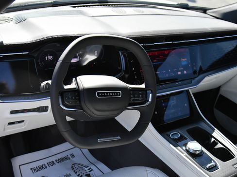 Used 2025 Jeep Wagoneer S Limited AWD/4WD image 16