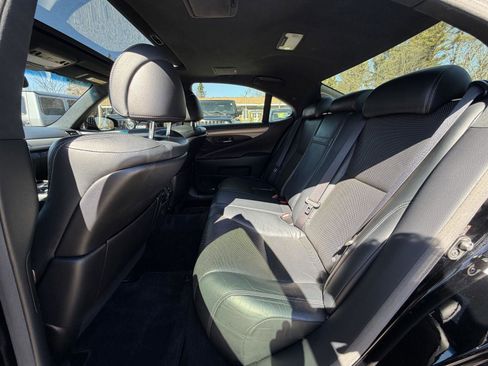 Used 2015 Lexus LS 460 AWD w/ F Sport Package image 22