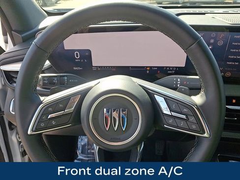 Used 2025 Buick Enclave Preferred image 4