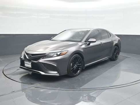 Used 2021 Toyota Camry XSE FWD image 30