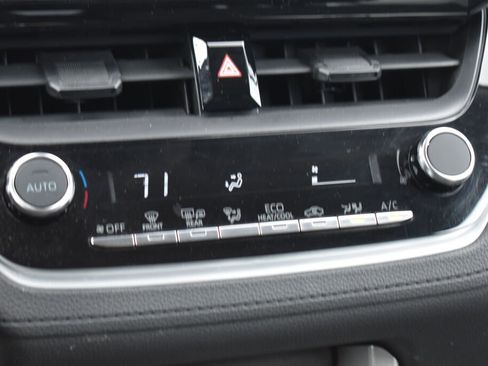 Certified 2024 Toyota Corolla Cross LE AWD/4WD image 12
