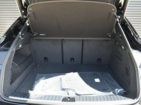 Certified 2025 Porsche Cayenne Coupe image 13