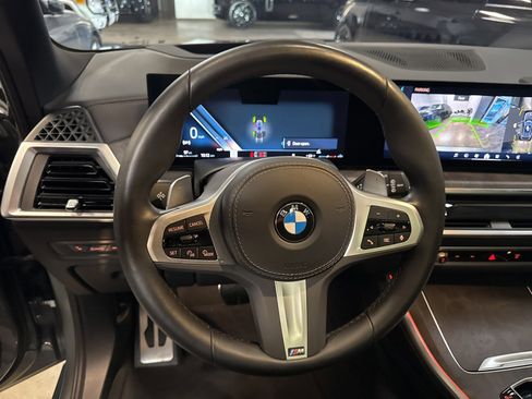 Used 2024 BMW X5 xDrive40i w/ M Sport Package image 9