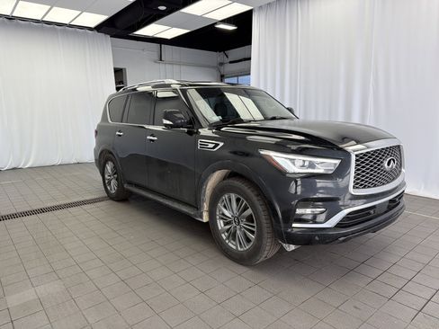 Used 2021 INFINITI QX80 Luxe w/ All-Season Package image 3