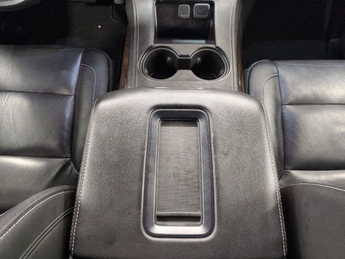 Used 2019 Chevrolet Suburban LT AWD/4WD image 15
