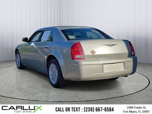 Used 2006 Chrysler 300 image 4