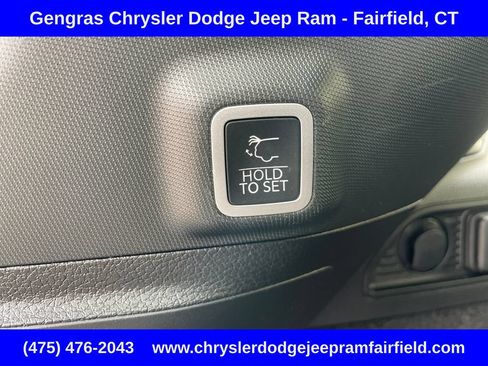 Certified 2023 Jeep Grand Cherokee Overland AWD/4WD image 32