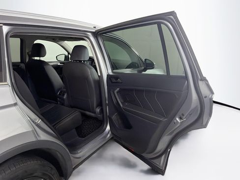 Used 2023 Volkswagen Tiguan SE FWD image 30