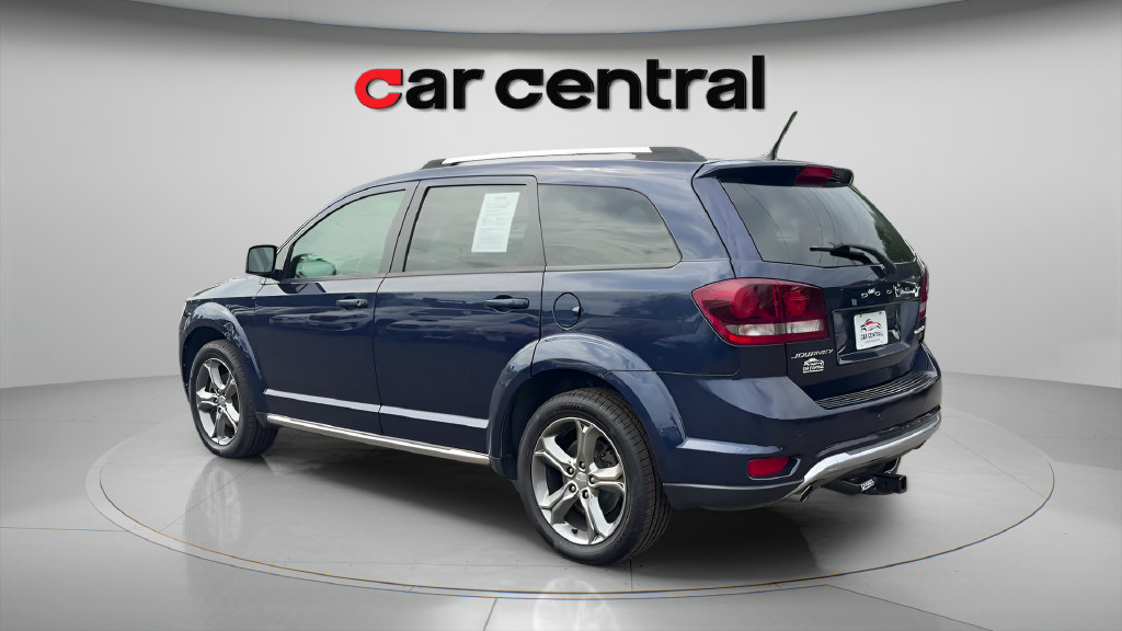 Used 2017 Dodge Journey Crossroad FWD image 3
