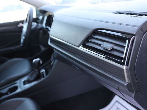 Used 2019 Volkswagen Jetta SEL image 22