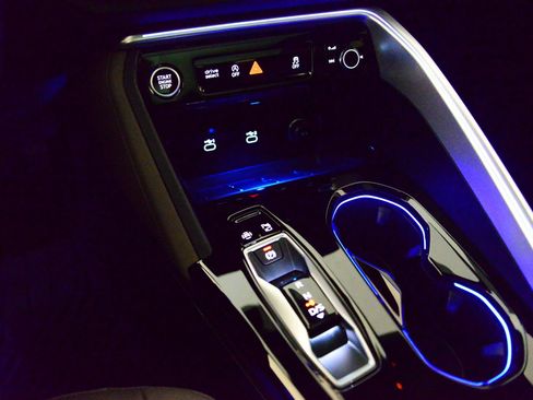 Certified 2025 Audi Q5 Premium w/ Convenience Package image 27