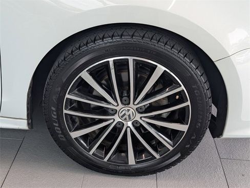 Used 2016 Volkswagen Jetta Sport image 17