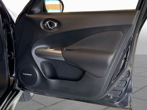 Used 2013 Nissan Juke SV FWD image 22