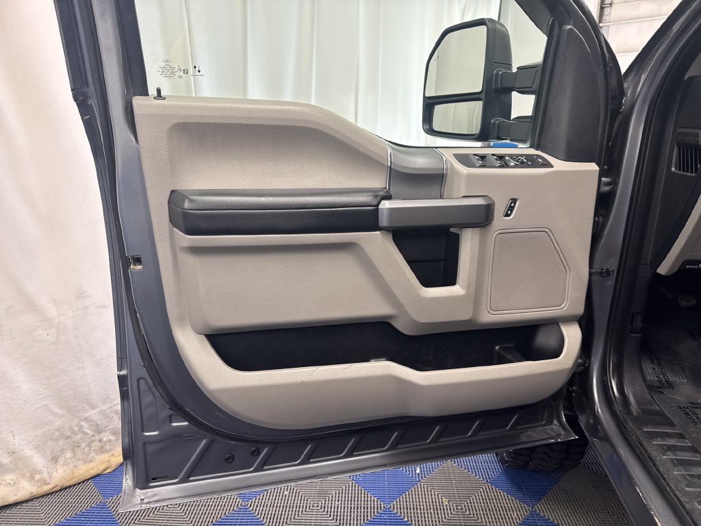 Used 2021 Ford F250 XLT w/ XLT Premium Package AWD/4WD image 10