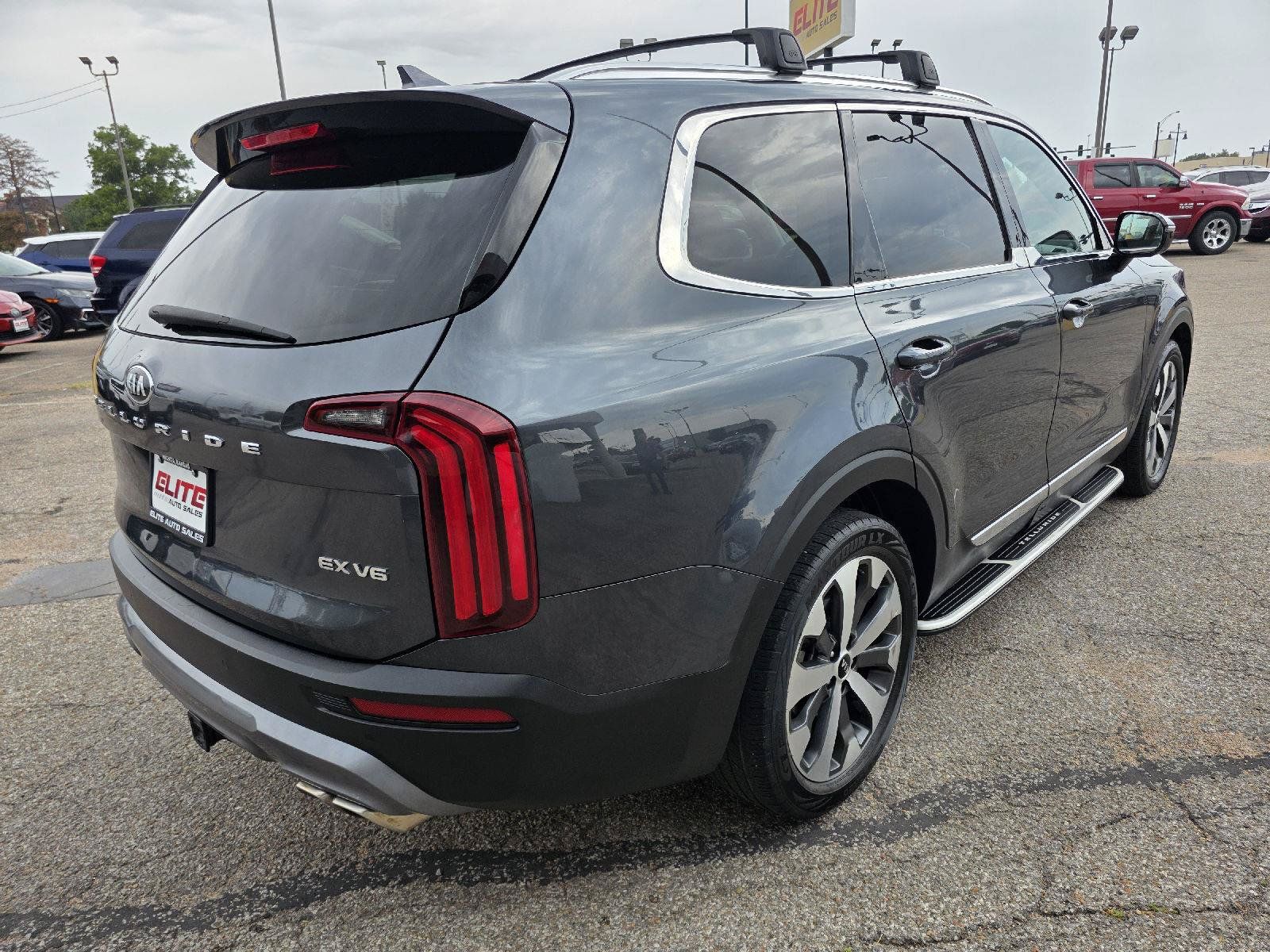 Used 2021 Kia Telluride EX w/ EX Premium Package FWD image 5