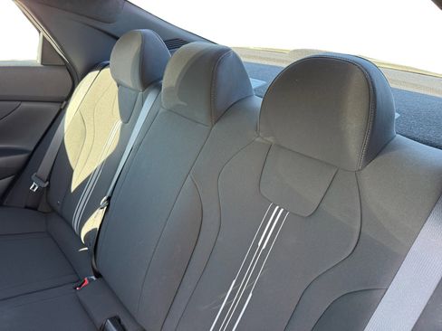 Certified 2025 Hyundai Elantra Sport image 16