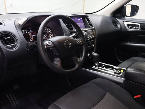 Used 2020 Nissan Pathfinder S image 19