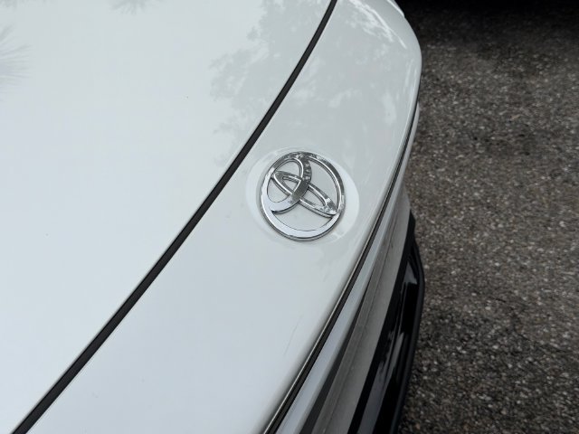 Used 2024 Toyota bZ4X FWD image 2