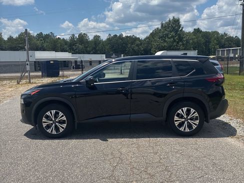 Used 2023 Nissan Rogue SV FWD image 2