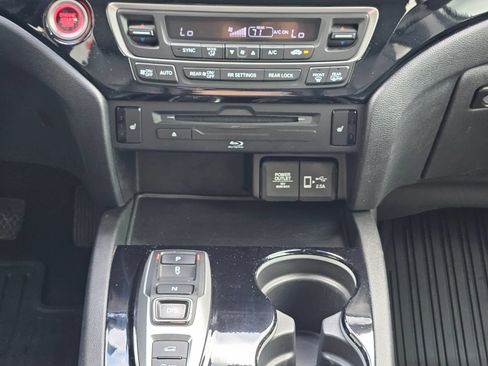 Used 2021 Honda Pilot Touring image 13