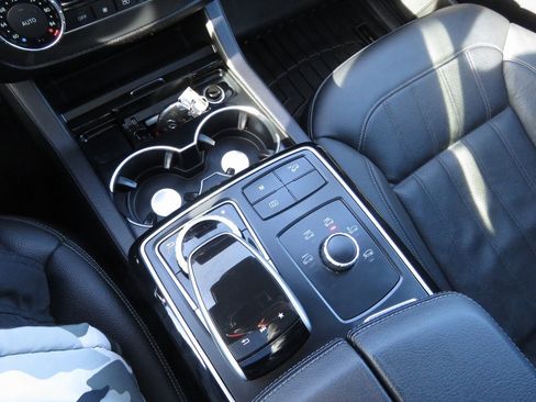 Used 2018 Mercedes-Benz GLE 350 4MATIC image 24