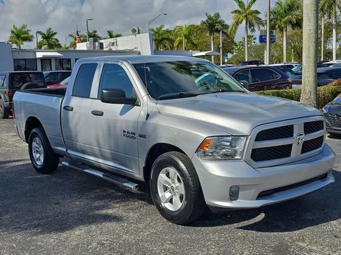 Used 2017 RAM 1500 Express RWD image 2