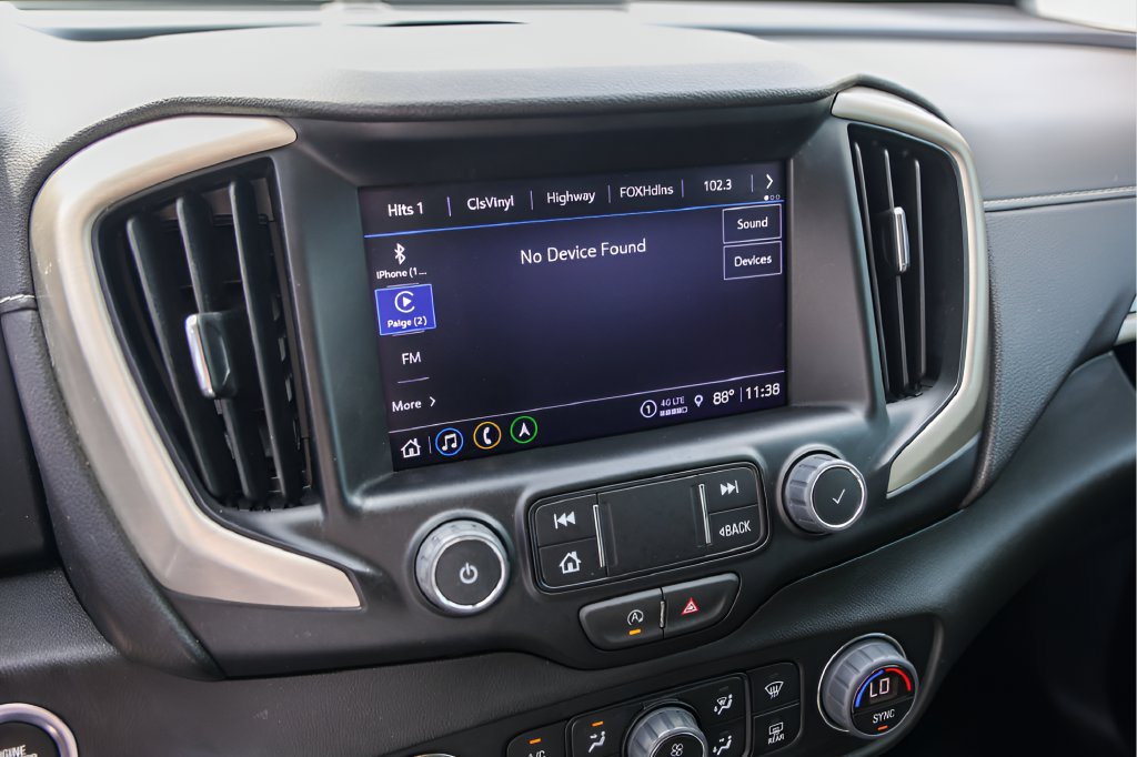 Used 2024 GMC Terrain Denali w/ Denali Premium Package AWD/4WD image 18