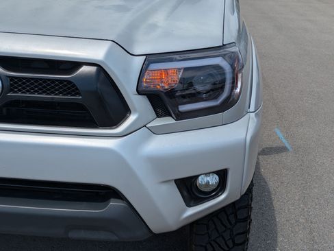 Used 2012 Toyota Tacoma 4x4 Double Cab w/ TRD Sport Pkg image 12