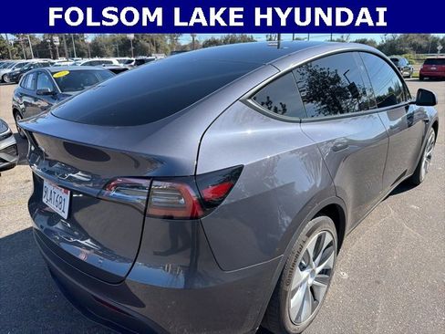 Used 2023 Tesla Model Y 2WD image 7