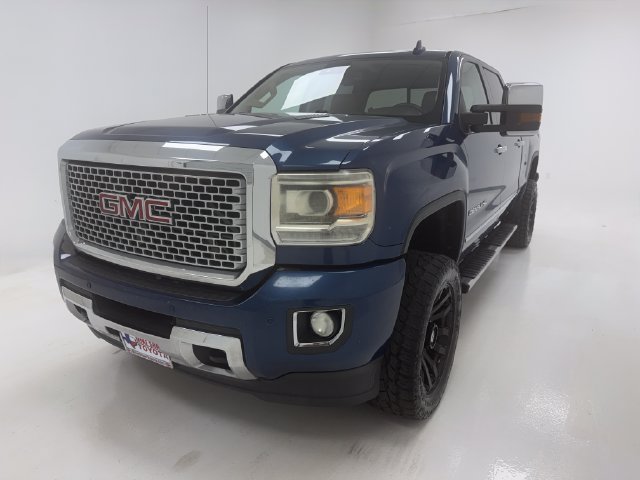 Used 2016 GMC Sierra 2500 Denali w/ Duramax Plus Package AWD/4WD image 4