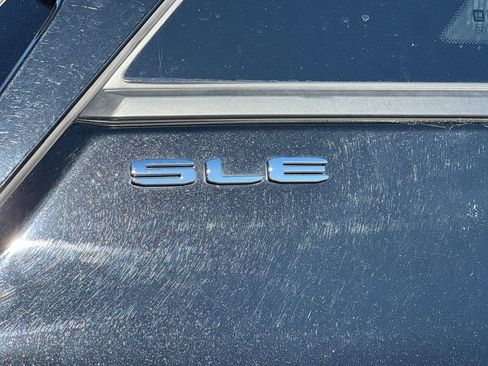 Used 2024 GMC Terrain SLE AWD/4WD image 23