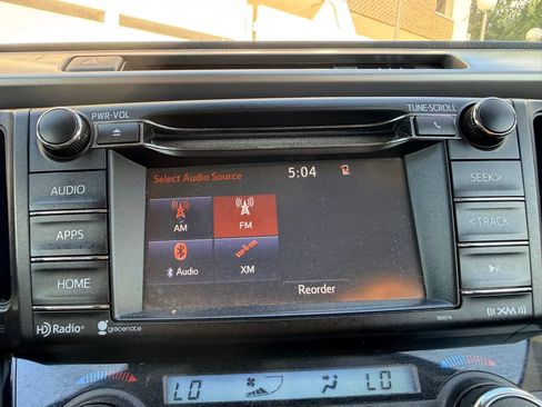 Used 2018 Toyota RAV4 XLE AWD/4WD image 34