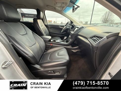 Used 2017 Ford Edge Titanium FWD image 29