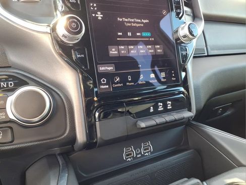 Used 2025 RAM 1500 Big Horn AWD/4WD image 12