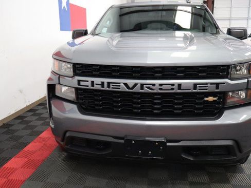 Used 2020 Chevrolet Silverado 1500 Custom w/ Infotainment Package RWD image 4
