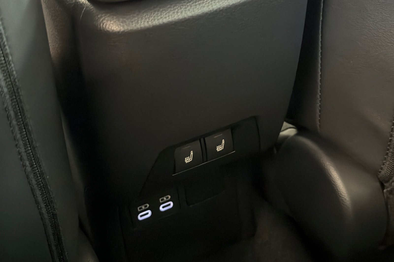 New 2027 Toyota Prius Limited w/ Limited Premium Package FWD image 15