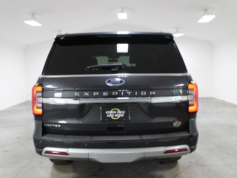 Used 2024 Ford Expedition Limited image 8